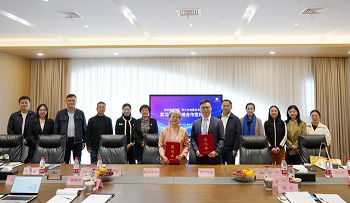 四方光電股份有限公司與湖北美術(shù)學(xué)院舉行校企共建實習(xí)實訓(xùn)基地簽約掛牌儀式